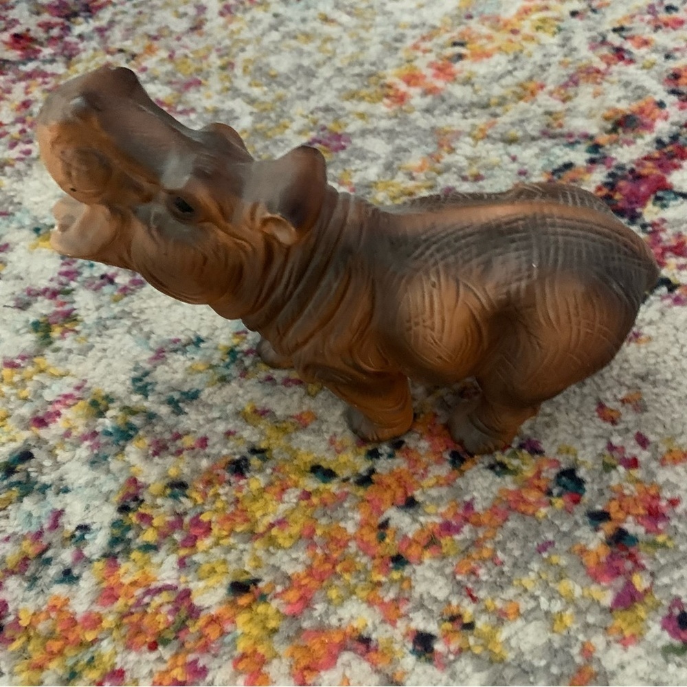 Porcelain (?) Hippo Knick-Knack, made in Japan - Picture 4 of 11